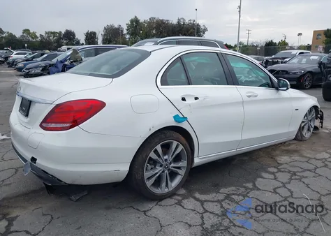 2018 Mercedes-Benz C 350E из США, поврежденный, VIN 55SWF4HB8JU271038